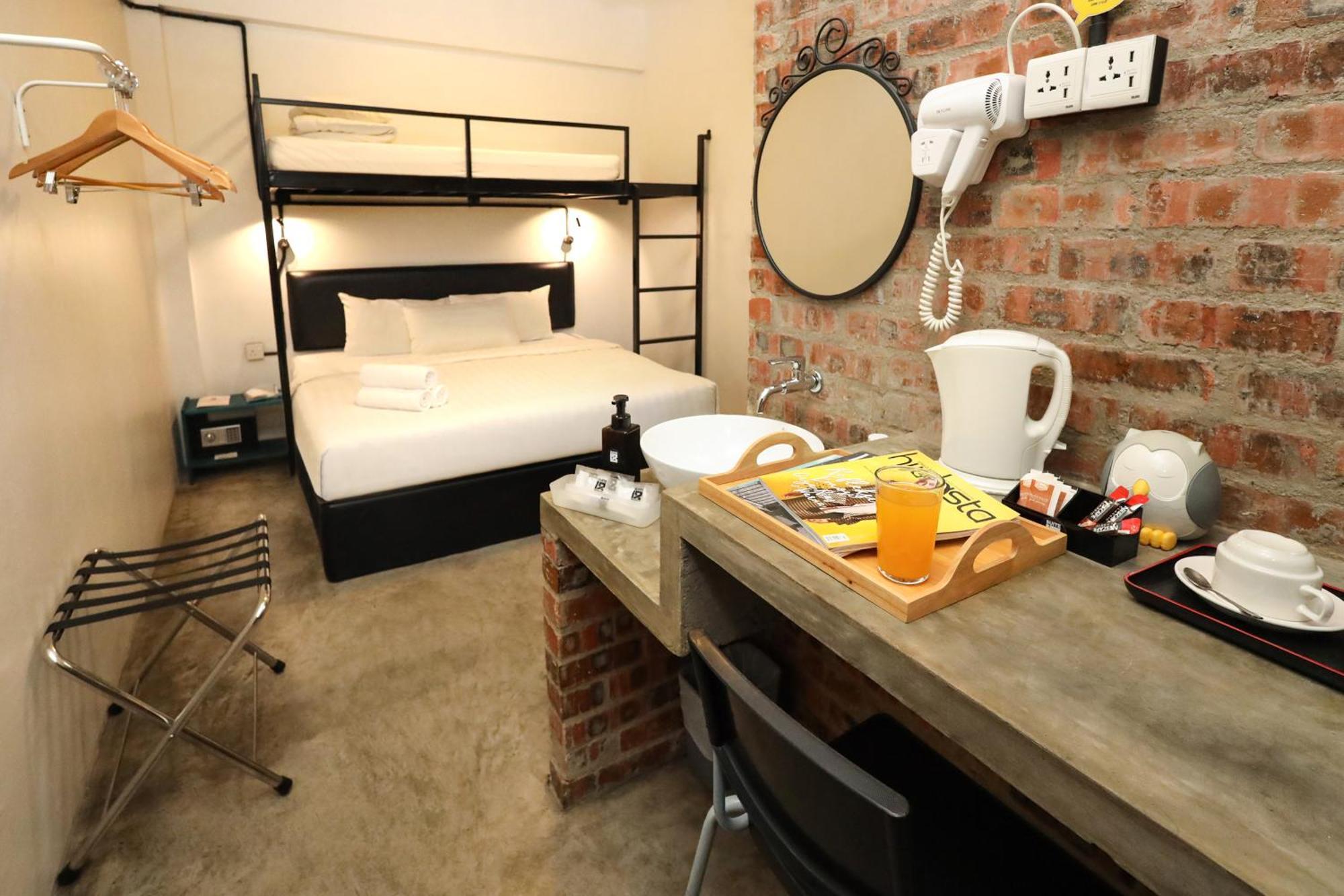 18 Boutique Hotel 2*